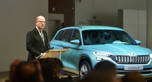 Premiér Bohuslav Sobotka zahájil v Mladé Boleslavi Kolokvium o budoucnosti automobilového průmyslu ČR, 16. února 2017.