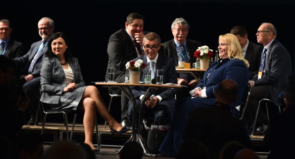 Členové vlády na konferenci Internet ve státní správě a samosprávě, 9. dubna 2018.