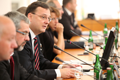 Premiér Petr Nečas na poradě vedoucích zastupitelských úřadů České republiky