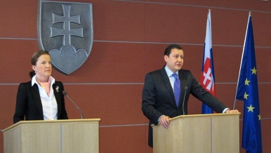 Karolína Peake řešila protikorupční opatření na Slovensku