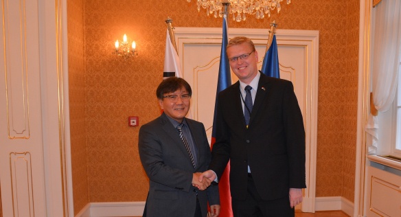 Vicepremiér Bělobrádek s prezidentem korejské vládní agentury KOCCA (Korea Creative Content Agency) Song Sung-gakem