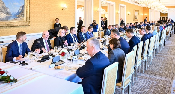Mezivládní konzultace české a polské vlády vyvrcholily společným pracovním obědem v Lichtenštejnském paláci, 9. října 2024.