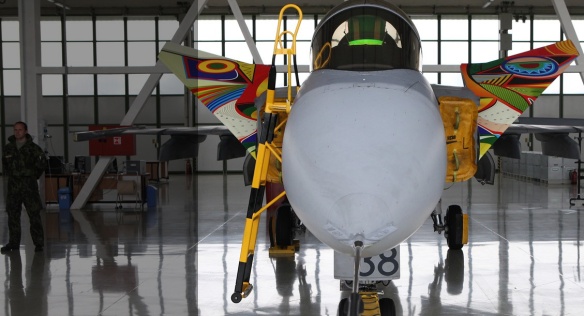 Premiér v pondělí 26. srpna 2013 odpoledne v doprovodu ministra obrany a náčelníka generálního štábu navštívil vojenskou základnu v Čáslavi.