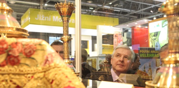 Premiér Jiří Rusnok zahájil ve čtvrtek 16. ledna 2014 v Brně veletrhy cestovního ruchu a turistických možností.