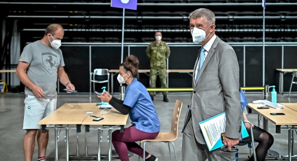 Předseda vlády v Národním očkovacím centru, které dnes ukončilo provoz, 10. září 2021.