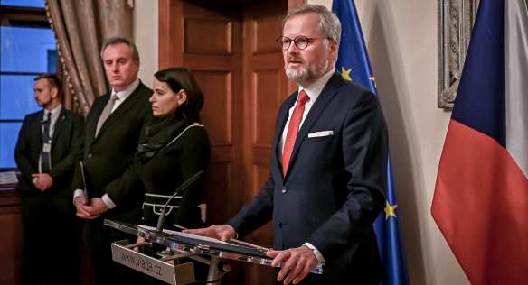 Premiér Petr Fiala předal medaile Karla Kramáře osobnostem, které se podílely na posílení obranyschopnosti České republiky, 5. prosince 2022.