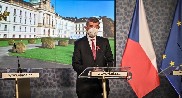 Tisková konference po mimořádném jednání vlády, 11. listopadu 2021.