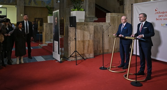 Premiér Petr Fiala s ministrem zdravotnictví Vlastimilem Válkem probírali dosavadní plnění úkolů resortu, 22. listopadu 2022.