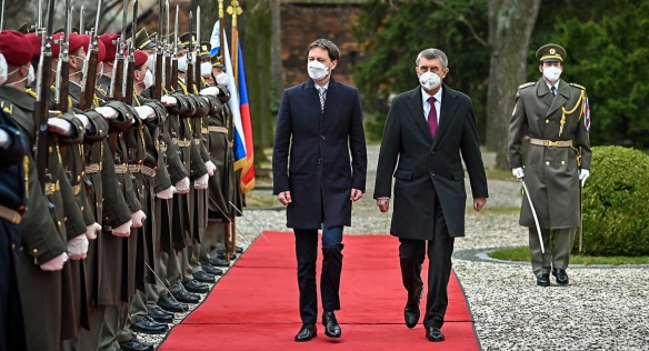 Premiér Babiš přijal v Kramářově vile nového předsedu slovenské vlády Hegera, 15. dubna 2021.