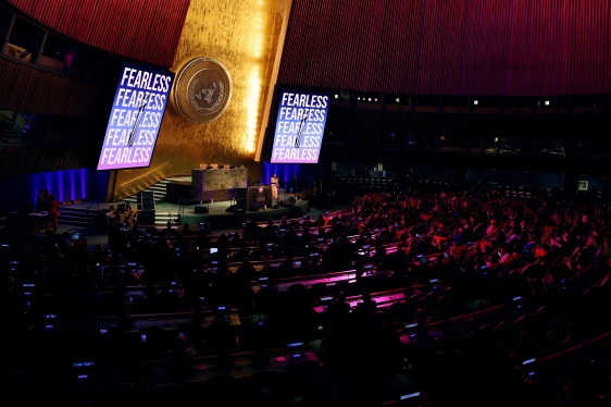 Příkladem zavedení bezplatných menstruačních potřeb ve školách inspirovalo Česko i 70. zasedání Komise OSN pro postavení žen 