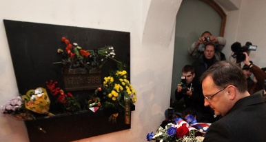 Premiér k 17. listopadu: Přes všechny problémy je období svobody a demokracie úspěšné