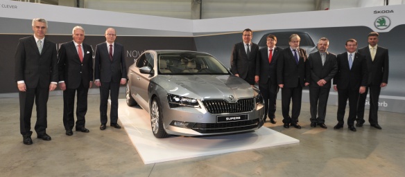 Vláda podpisem Memoranda stvrdila investici Škody Auto ve výši 7,2 miliardy, 23. března 2015.