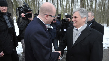 Setkání předsedů vlád ČR, SR a Rakouska ve Slavkově, 29. ledna 2015.