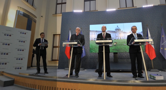 Tisková konference po jednání tripartity, 1. prosince 2014.