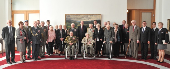 Premiér Sobotka se 7. května 2015 ve Strakově akademii setkal s válečnými veterány u příležitosti připomenutí 70. výročí ukončení 2. světové války.