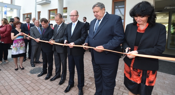 Předseda vlády Bohuslav Sobotka navštívil Domov pro seniory v Luhačovicích, 21. září 2015.