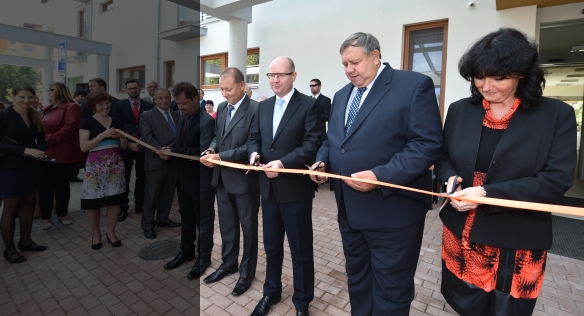 Předseda vlády Bohuslav Sobotka navštívil Domov pro seniory v Luhačovicích, 21. září 2015.