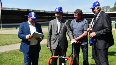 Předseda vlády Andrej Babiš při prohlídce místa výstavby Multifunkční haly Brno.