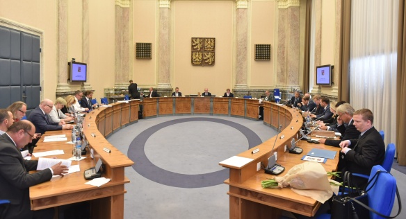 Před jednáním vlády se Svazem měst a obcí, 5. června 2017.