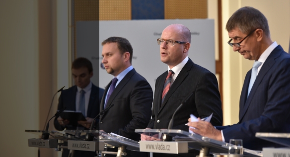 Tisková konference po jednání vlády 23. září 2015.