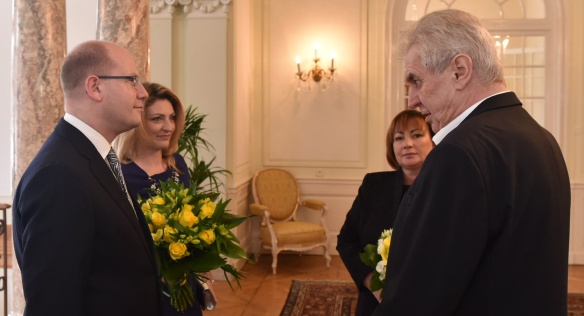 Na zámku v Lánech se v pondělí 2. ledna 2017 uskutečnil tradiční oběd předsedy vlády B. Sobotky a prezidenta M. Zemana.
