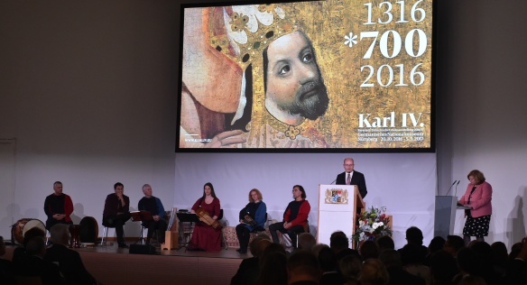 Předseda vlády Bohuslav Sobotka zahájil v Norimberku výstavu věnovanou Karlu IV., 19. října 2016.