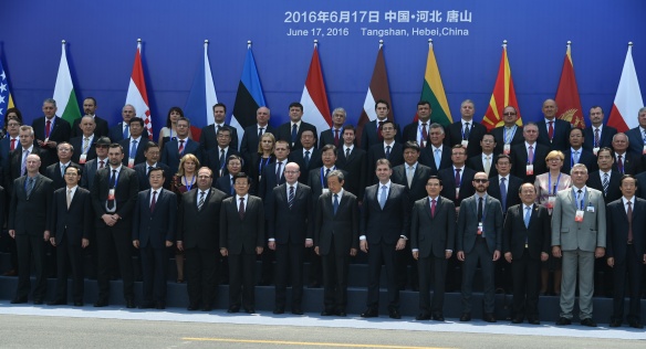Předseda vlády Bohuslav Sobotka se zúčastnil zahájení Local Leaders Meeting v Tangshan Grand Theater, 17. června 2016.