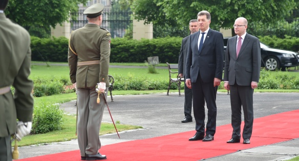 Předseda vlády Bohuslav Sobotka se setkal s předsedou vlády Litevské republiky Algirdasem Butkevičiusem, 24. května 2016.