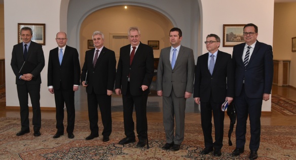 Ve čtvrtek 14. dubna 2016 se na Pražském hradě konala další pravidelná schůzka ústavních činitelů.