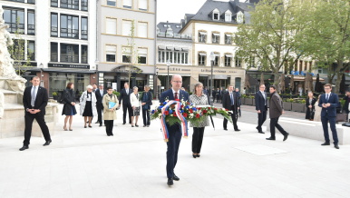 Prime Minister Bohuslav Sobotka pays homage to the memory of Jan Palach, 11 May 2017.