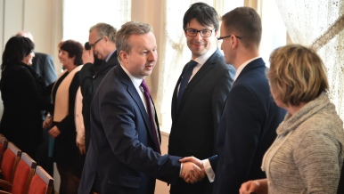 Ministr životního prostředí Robert Brabec se přivítal se starosty a starostkami.