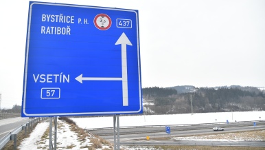 Místo stavby silnice I/57.