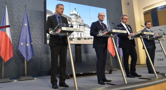 Tisková konference po jednání vlády 16. března 2016.