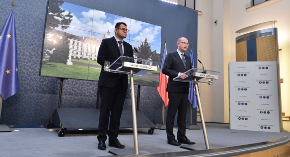 Tisková konference po schůzce premiéra s ministrem pro lidská práva, rovné příležitosti a legislativu Chvojkou, 23. srpna 2017.