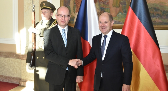 Předseda vlády ČR Bohuslav Sobotka se v pondělí 12. října 2015 setkal s primátorem Hamburku Olafem Scholzem. 