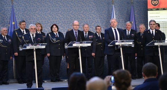 Tisková konference po jednání premiéra Sobotky se zástupci hasičů a krajů k představení dotačního programu, 27. ledna 2016.