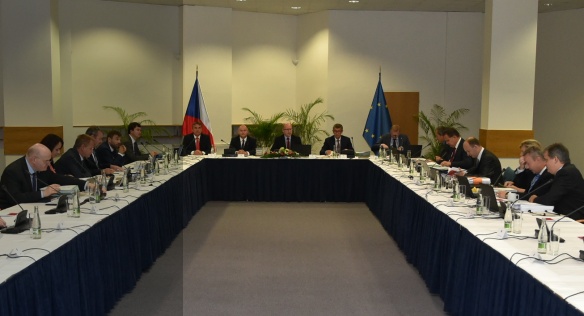 Tisková konference po jednání vlády na brněnském výstavišti v rámci Mezinárodního strojírenského veletrhu, 14. září 2015.