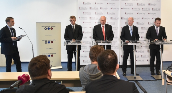 Tisková konference po výjezdním zasedání vlády v Ústeckém kraji, 19. října 2015.