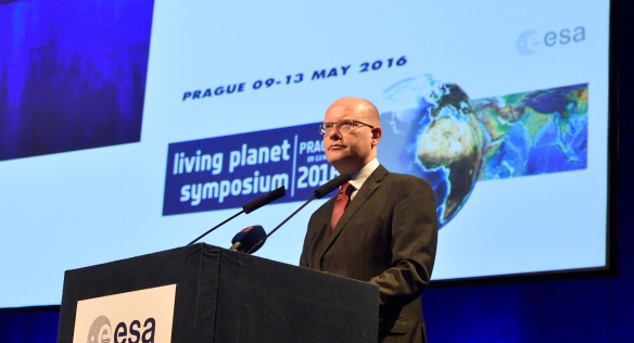 Předseda vlády Bohuslav Sobotka se v pondělí 9. května 2016 zúčastnil symposia Living Planet 2016.