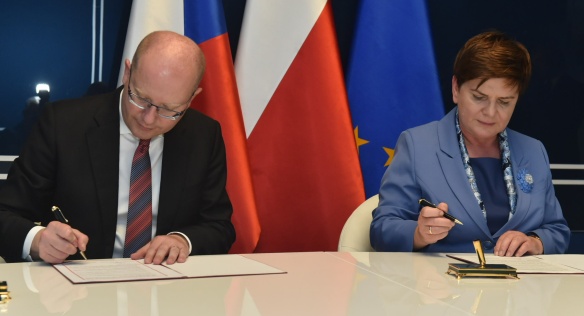 Prime Minister Sobotka and the Polish Prime Minister Szydlová signed a memorandum on building the Stork II gas pipeline, 6 September 2016.