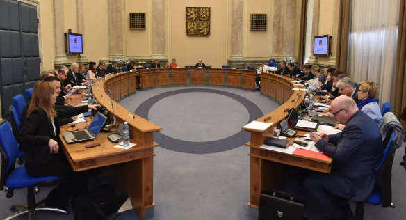 Před jednáním vlády s Asociací krajů, 20. února 2017.