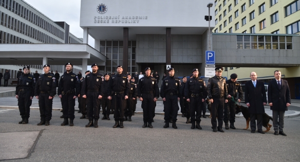 Předseda vlády Bohuslav Sobotka se v úterý 2. února 2016 zúčastnil odjezdu prvního českého kontingentu policistů do Makedonie.