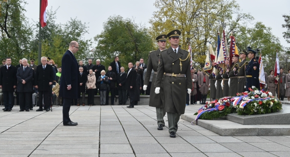 Premiér Bohuslav Sobotka se 28. října 2015 zúčastnil pietního aktu k 97. výročí vzniku samostatného československého státu.