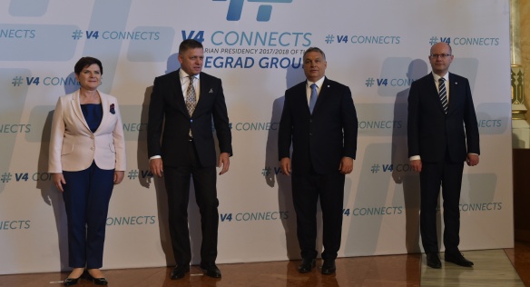 Family photo of V4 Prime Ministers, 4 July 2017.