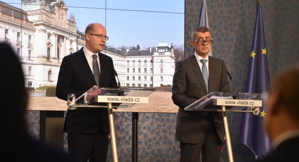 Předseda vlády Bohuslav Sobotka jednal s 1. místopředsedou vlády pro ekonomiku a ministrem financí Babišem, 13. prosince 2016.