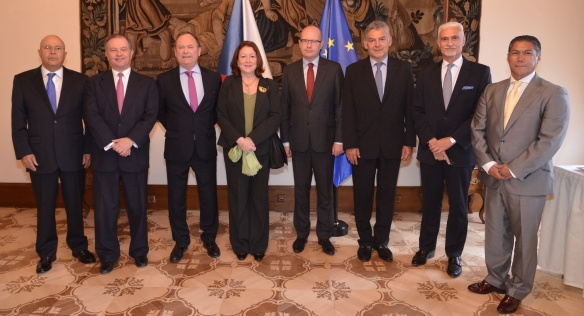 Předseda vlády Bohuslav Sobotka se setkal s velvyslanci zemí Latinské Ameriky a Karibiku, 9. června 2015.