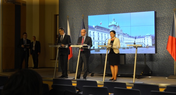 Vláda rozhodla o vyslání dalšího letadla na pomoc zraněným na Ukrajině
