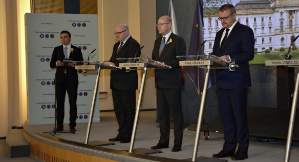 Tisková konference po jednání vlády 11. května 2016.