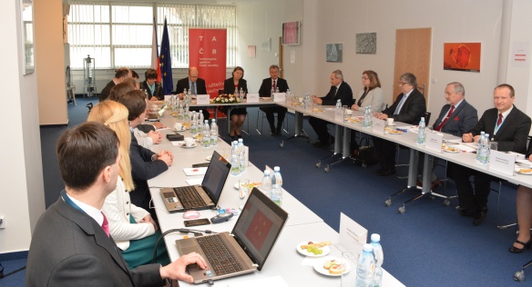 Premiér Sobotka navštívil Technologickou agenturu ČR, 6. března 2015.