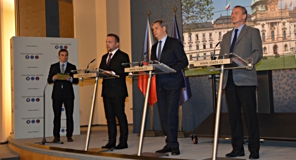 Tisková konference po jednání vlády 23. května 2016.